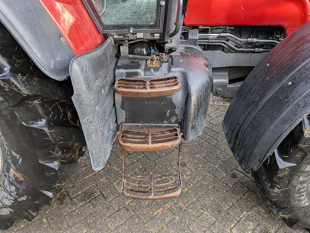Land- of bosbouwtrekker, valtra, n142, 2013 - afbeelding 18 van  51