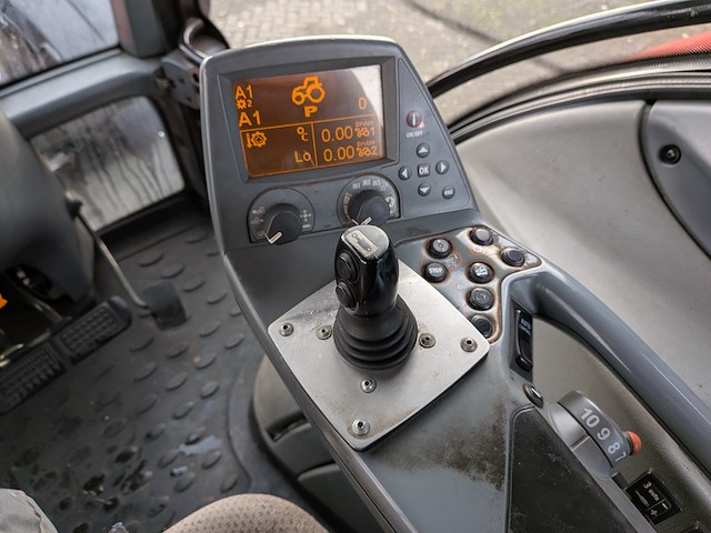 Land- of bosbouwtrekker, valtra, n142, 2013 - afbeelding 32 van  51