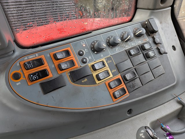 Land- of bosbouwtrekker, valtra, n142, 2013 - afbeelding 35 van  51