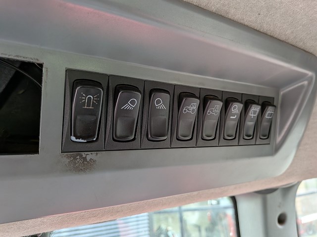 Land- of bosbouwtrekker, valtra, n142, 2013 - afbeelding 37 van  51