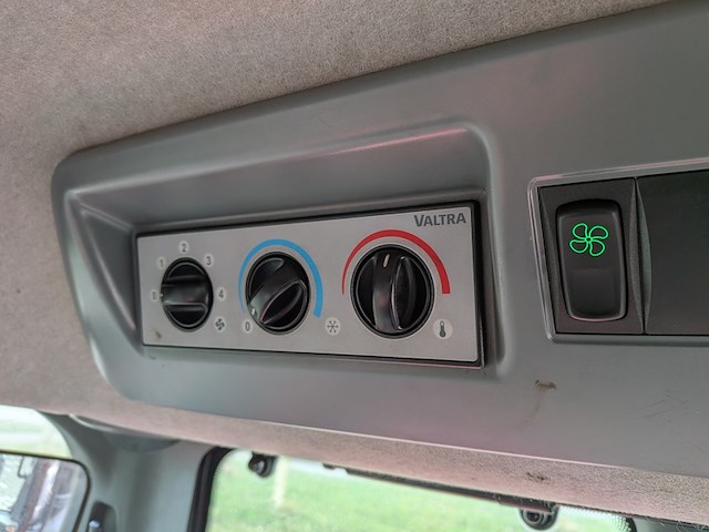 Land- of bosbouwtrekker, valtra, n142, 2013 - afbeelding 38 van  51