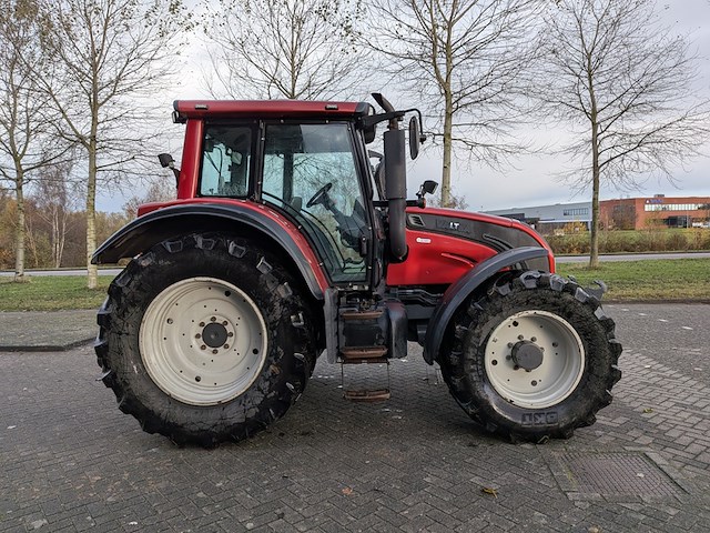Land- of bosbouwtrekker, valtra, n142, 2013 - afbeelding 34 van  51