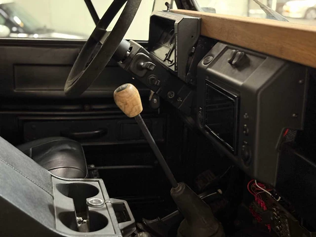 Land rover - defender - 110 - oldtimer - 1983 - afbeelding 10 van  37