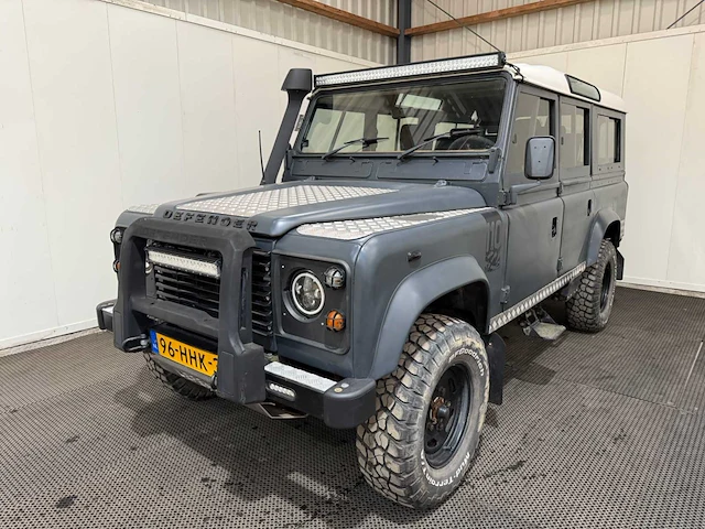 Land rover - defender - 110 - oldtimer - 1983 - afbeelding 12 van  37