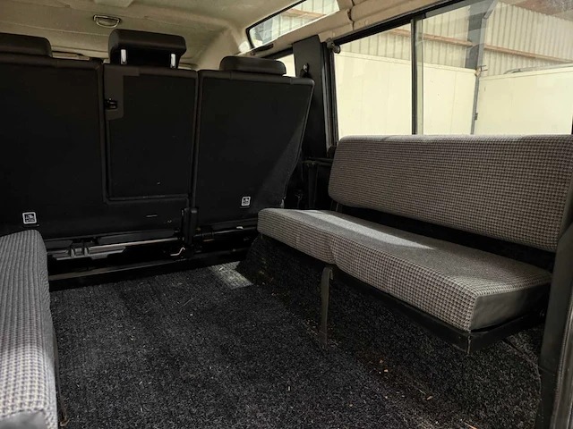 Land rover - defender - 110 - oldtimer - 1983 - afbeelding 24 van  37