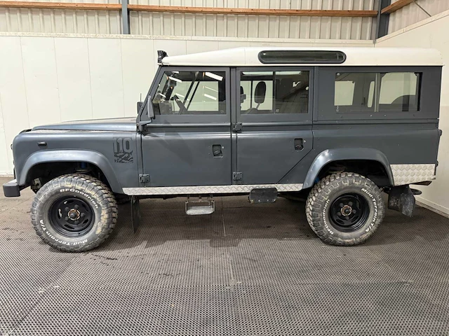 Land rover - defender - 110 - oldtimer - 1983 - afbeelding 23 van  37
