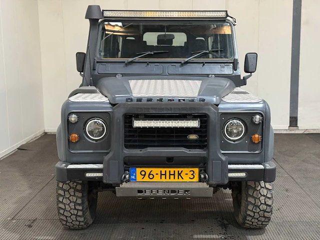Land rover - defender - 110 - oldtimer - 1983 - afbeelding 34 van  37