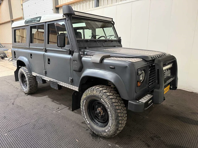 Land rover - defender - 110 - oldtimer - 1983 - afbeelding 37 van  37