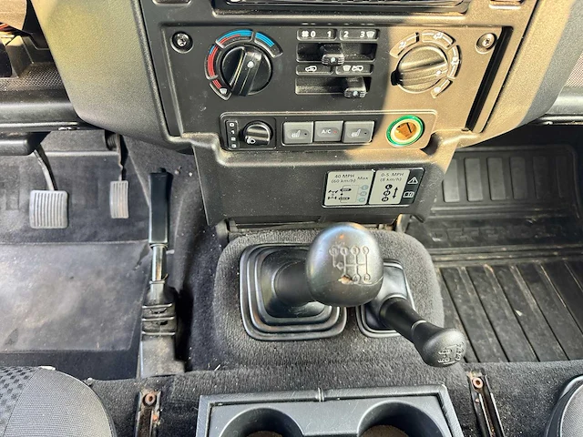 Land rover - defender - 2.4 td 110 sw e - xt-884-h - 2008 - afbeelding 24 van  24