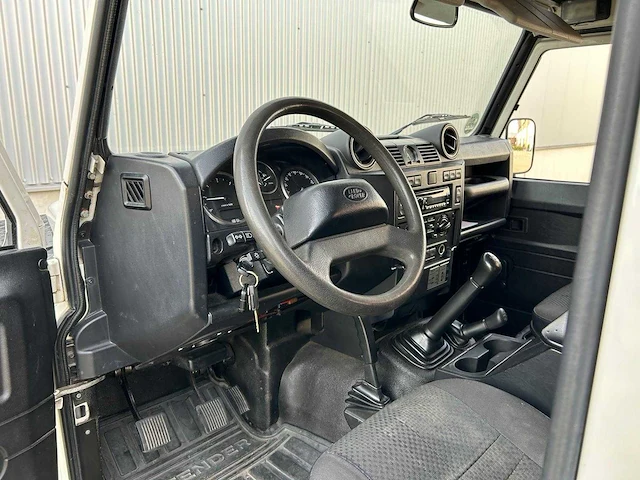 Land rover - defender - 2.4 td sw 110" s - vp-815-s - afbeelding 8 van  23