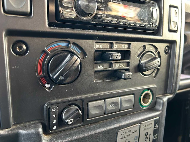 Land rover - defender - 2.4 td sw 110" s - vp-815-s - afbeelding 11 van  23