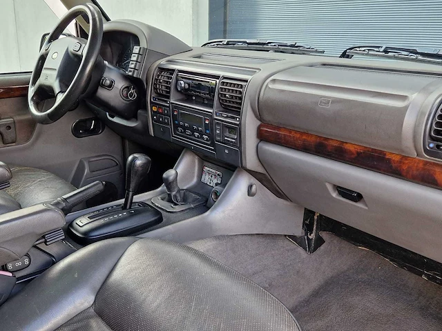 Land rover - discovery - 4.0 v8i - bedrijfswagen - grijs kenteken - vh-407-p - afbeelding 8 van  25