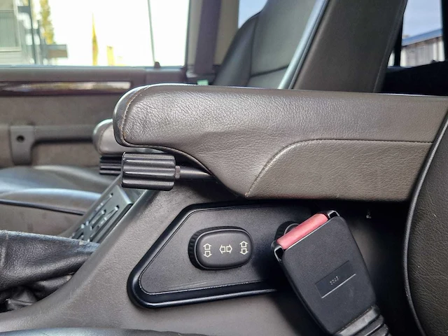 Land rover - discovery - 4.0 v8i - bedrijfswagen - grijs kenteken - vh-407-p - afbeelding 9 van  25