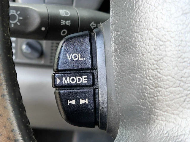 Land rover - discovery - 4.0 v8i - bedrijfswagen - grijs kenteken - vh-407-p - afbeelding 13 van  25
