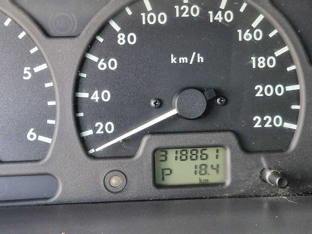 Land rover - discovery - 4.0 v8i - bedrijfswagen - grijs kenteken - vh-407-p - afbeelding 15 van  25