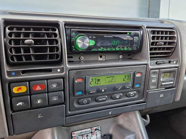 Land rover - discovery - 4.0 v8i - bedrijfswagen - grijs kenteken - vh-407-p - afbeelding 17 van  25