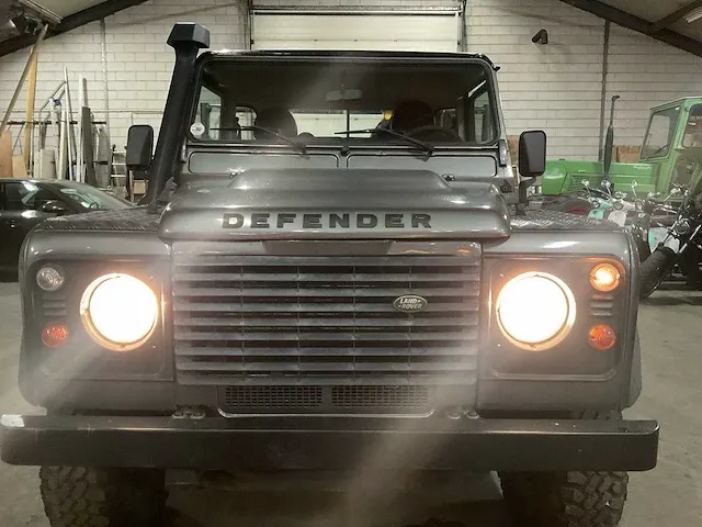 Land rover defender 2015 personenauto pickup 4wd - afbeelding 18 van  25