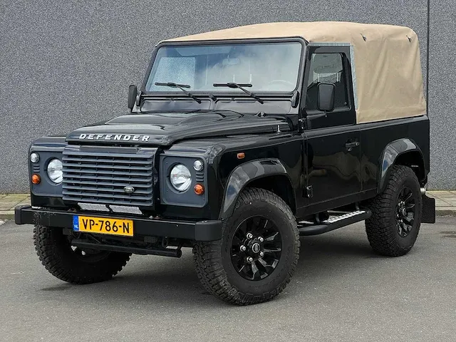 Land rover defender 2.2 d ht 90" xtech | vp-786-n - afbeelding 14 van  26