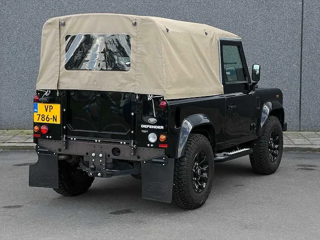 Land rover defender 2.2 d ht 90" xtech | vp-786-n - afbeelding 16 van  26