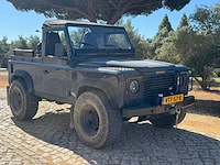 Land rover defender 2.5 td5 90" soft top 1999| kahn design | off road beast | vtt-57-k - afbeelding 26 van  30