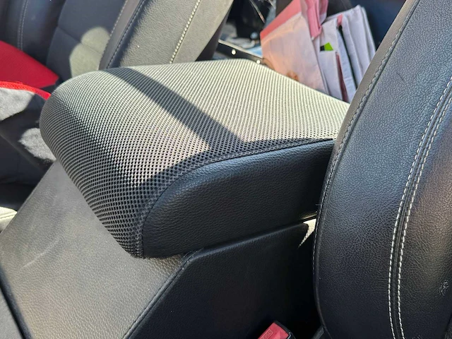 Land rover defender 2.5 td5 90" soft top 1999| kahn design | off road beast | vtt-57-k - afbeelding 3 van  30