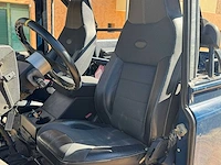 Land rover defender 2.5 td5 90" soft top 1999| kahn design | off road beast | vtt-57-k - afbeelding 8 van  30