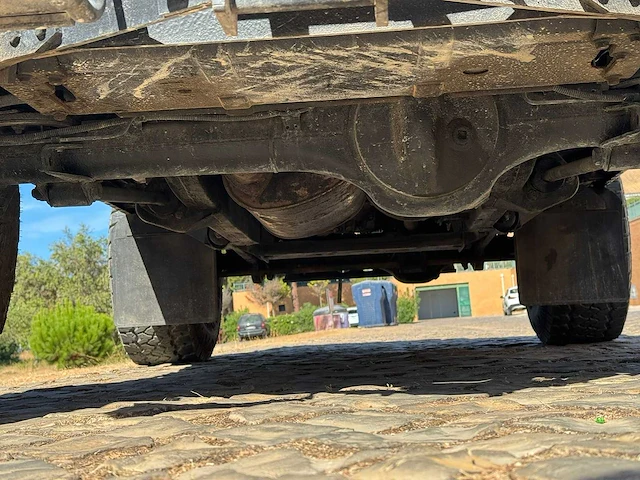 Land rover defender 2.5 td5 90" soft top 1999| kahn design | off road beast | vtt-57-k - afbeelding 21 van  30