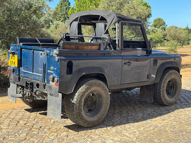 Land rover defender 2.5 td5 90" soft top 1999| kahn design | off road beast | vtt-57-k - afbeelding 5 van  30