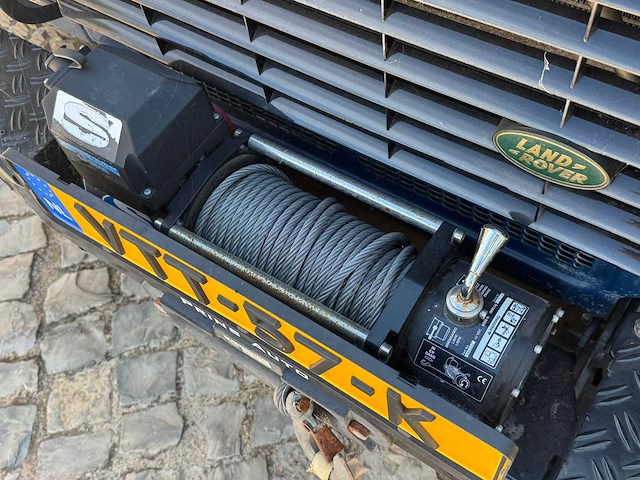 Land rover defender 2.5 td5 90" soft top 1999| kahn design | off road beast | vtt-57-k - afbeelding 12 van  30