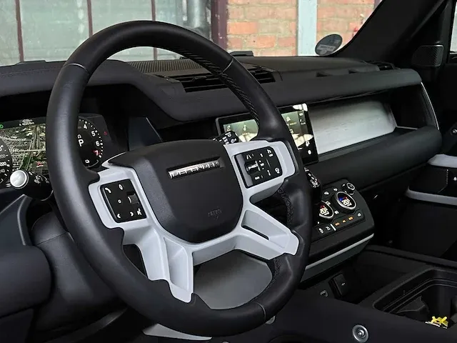 Land rover defender p400e se hybrid 404pk 2023 -fabrieksgarantie- - afbeelding 26 van  60