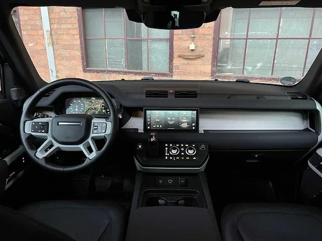 Land rover defender p400e se hybrid 404pk 2023 -fabrieksgarantie- - afbeelding 27 van  60