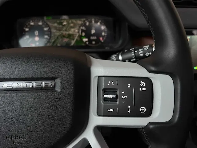 Land rover defender p400e se hybrid 404pk 2023 -fabrieksgarantie- - afbeelding 32 van  60