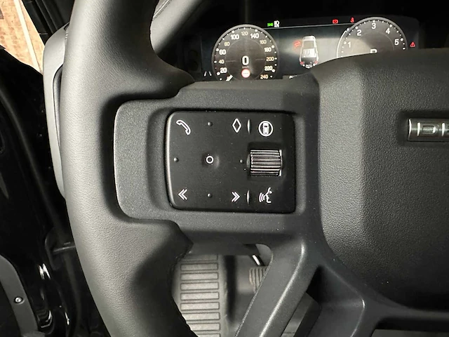 Land rover defender p400e x-dynamic hse 404pk 2024 (fabrieksgarantie) plug-in hybrid - afbeelding 14 van  35