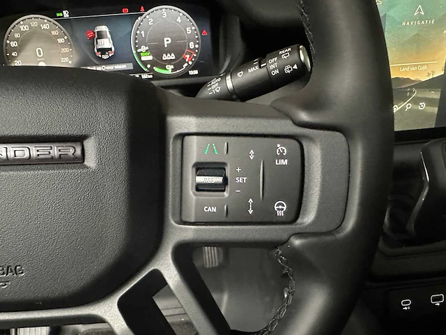 Land rover defender p400e x-dynamic hse 404pk 2024 (fabrieksgarantie) plug-in hybrid - afbeelding 15 van  35
