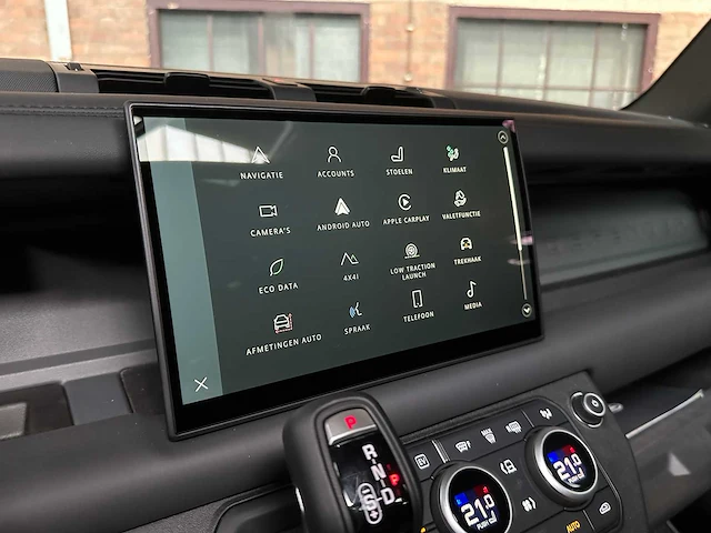 Land rover defender p400e x-dynamic hse 404pk 2024 (fabrieksgarantie) plug-in hybrid - afbeelding 20 van  35