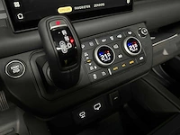 Land rover defender p400e x-dynamic hse 404pk 2024 (fabrieksgarantie) plug-in hybrid - afbeelding 21 van  35