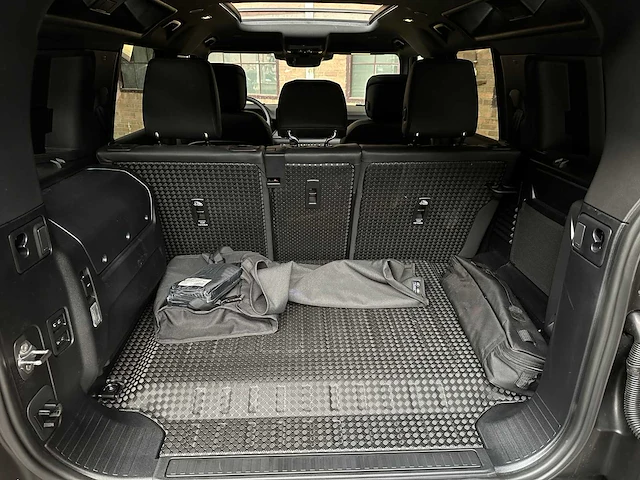 Land rover defender p400e x-dynamic hse 404pk 2024 (fabrieksgarantie) plug-in hybrid - afbeelding 24 van  35