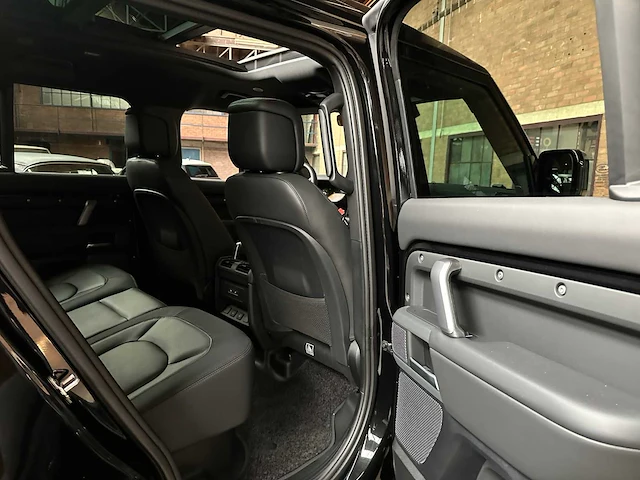 Land rover defender p400e x-dynamic hse 404pk 2024 (fabrieksgarantie) plug-in hybrid - afbeelding 25 van  35