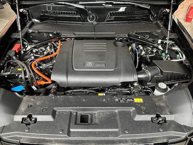 Land rover defender p400e x-dynamic hse 404pk 2024 (fabrieksgarantie) plug-in hybrid - afbeelding 32 van  35