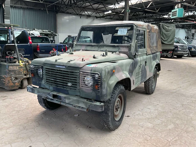 Land rover defender personenauto - afbeelding 1 van  13