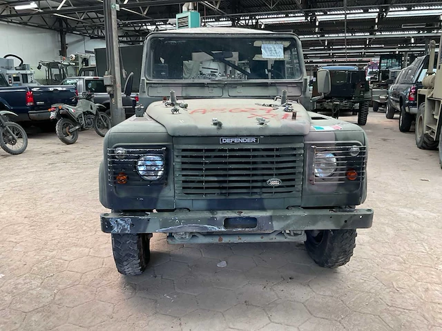 Land rover defender personenauto - afbeelding 7 van  13