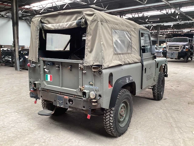 Land rover defender personenauto - afbeelding 5 van  11