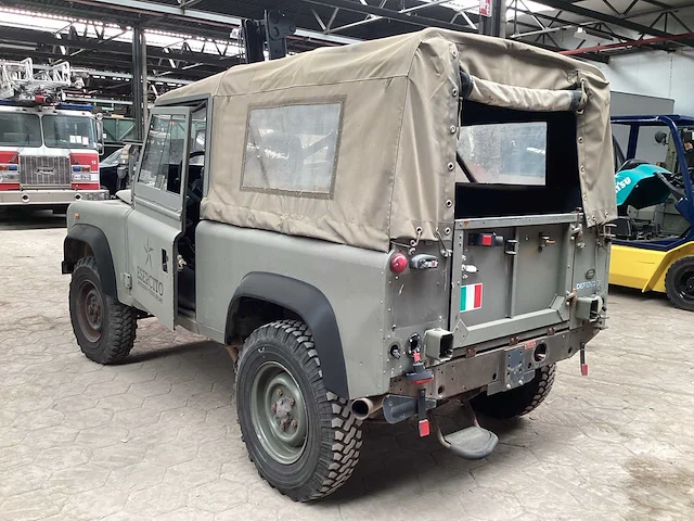 Land rover defender personenauto - afbeelding 6 van  11