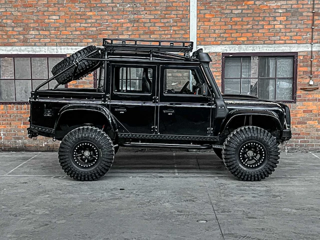 Land rover defender (special vehicle operations svx ‘spectre’ look) 2.5 td5 110 sw g4 122pk 2004 (origineel-nl), 69-nv-zh - afbeelding 3 van  45