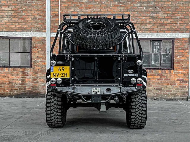 Land rover defender (special vehicle operations svx ‘spectre’ look) 2.5 td5 110 sw g4 122pk 2004 (origineel-nl), 69-nv-zh - afbeelding 8 van  45