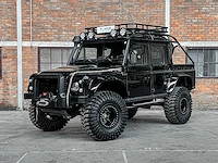 Land rover defender (special vehicle operations svx ‘spectre’ look) 2.5 td5 110 sw g4 122pk 2004 (origineel-nl), 69-nv-zh