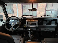 Land rover defender (special vehicle operations svx ‘spectre’ look) 2.5 td5 110 sw g4 122pk 2004 (origineel-nl), 69-nv-zh - afbeelding 20 van  45