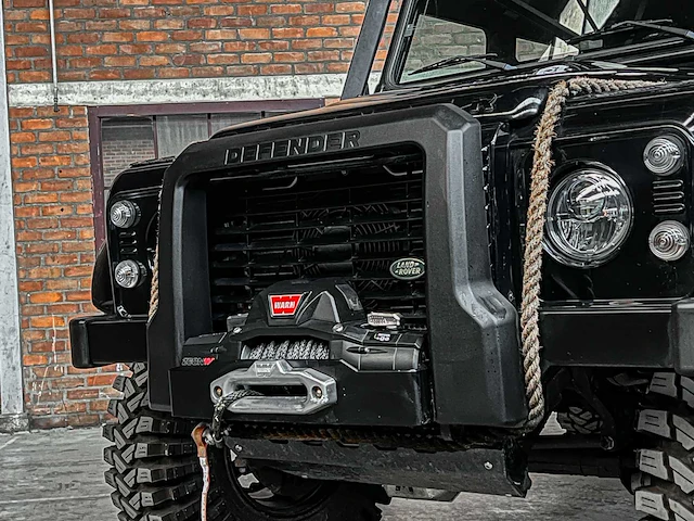 Land rover defender (special vehicle operations svx ‘spectre’ look) 2.5 td5 110 sw g4 122pk 2004 (origineel-nl), 69-nv-zh - afbeelding 34 van  45
