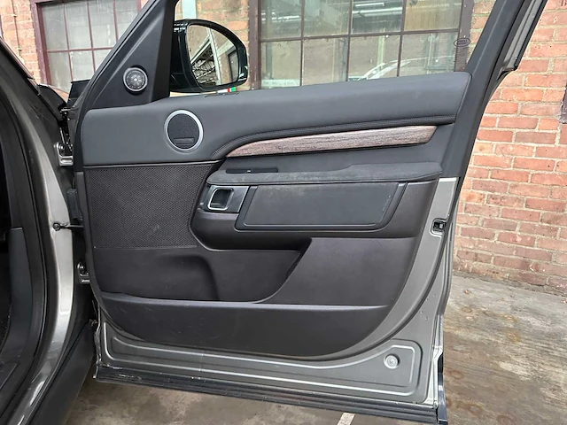 Land rover discovery 3.0 td6 first edition 7p. 258pk 2017, nt-499-k - afbeelding 32 van  41