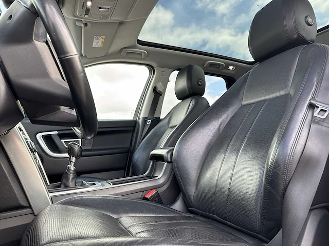 Land rover discovery sport 2.0 ed4 ec se 2017 | pt-370-n - afbeelding 24 van  28